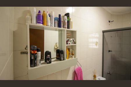 Casa à venda com 190m², 3 quartos e 3 vagas Casa à venda com 190m², 3 quartos e 3 vagasBanheiro