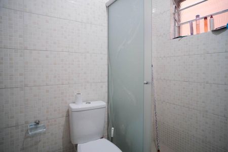 Casa à venda com 220m², 4 quartos e 2 vagasBanheiro 2