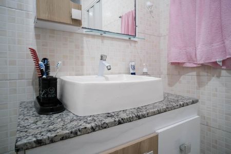 Casa à venda com 220m², 4 quartos e 2 vagasBanheiro 2