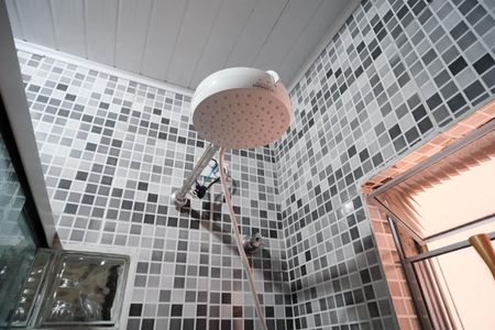 Casa à venda com 220m², 4 quartos e 2 vagasBanheiro 1