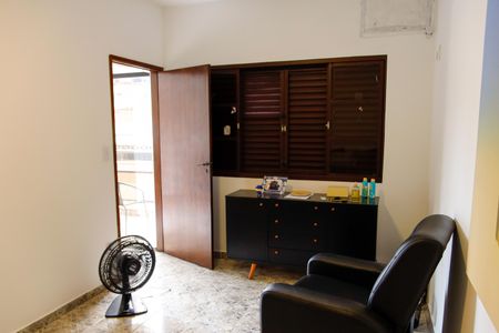 Casa à venda com 240m², 4 quartos e 2 vagas Casa à venda com 240m², 4 quartos e 2 vagasQuarto 1