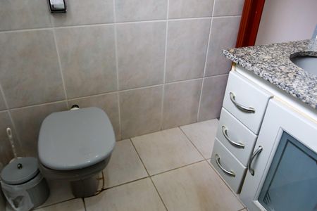 Casa à venda com 240m², 4 quartos e 2 vagas Casa à venda com 240m², 4 quartos e 2 vagasBanheiro da Suíte 1