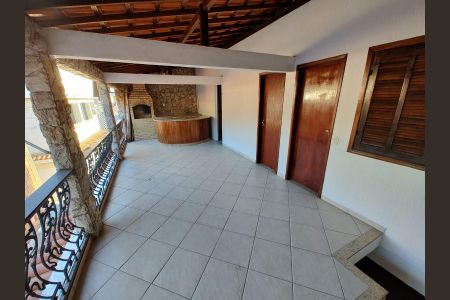 Casa à venda com 100m², 2 quartos e sem vaga Casa à venda com 100m², 2 quartos e sem vagaChurrasqueira