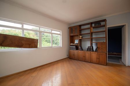 Casa para alugar com 800m², 5 quartos e 4 vagas Casa para alugar com 800m², 5 quartos e 4 vagasHall Entre Quartos