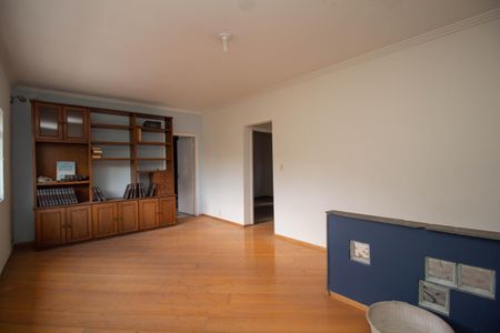 Casa para alugar com 800m², 5 quartos e 4 vagas Casa para alugar com 800m², 5 quartos e 4 vagasHall Entre Quartos