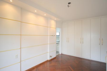 Apartamento à venda com 200m², 3 quartos e 3 vagasSuíte 3