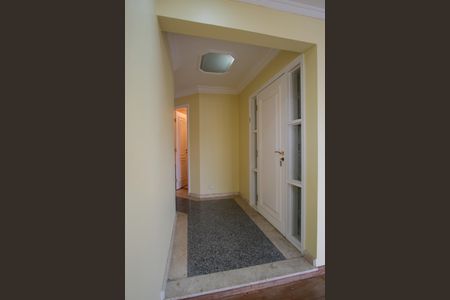 Apartamento à venda com 200m², 3 quartos e 3 vagasEntrada