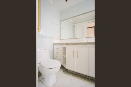 Apartamento à venda com 200m², 3 quartos e 3 vagasBanheiro da Suíte 2