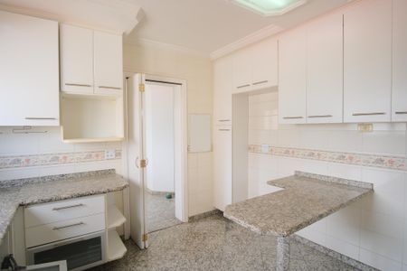 Apartamento à venda com 200m², 3 quartos e 3 vagasCozinha