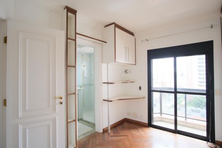 Apartamento à venda com 200m², 3 quartos e 3 vagasSuíte 2