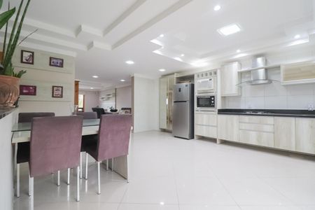 Casa à venda com 218m², 3 quartos e 2 vagasCozinha