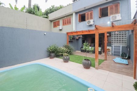 Casa à venda com 218m², 3 quartos e 2 vagasÁrea comum