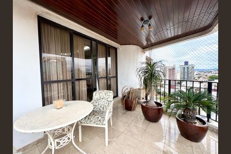 Apartamento à venda com 387m², 3 quartos e 8 vagas Apartamento à venda com 387m², 3 quartos e 8 vagasSacada