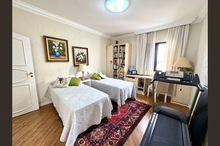 Apartamento à venda com 387m², 3 quartos e 8 vagas Apartamento à venda com 387m², 3 quartos e 8 vagasSuíte 2