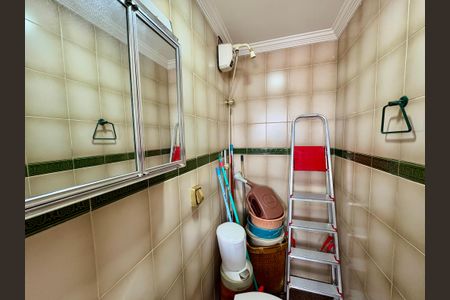 Apartamento à venda com 387m², 3 quartos e 8 vagas Apartamento à venda com 387m², 3 quartos e 8 vagasBanheiro de Serviço