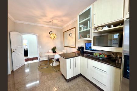 Apartamento à venda com 387m², 3 quartos e 8 vagas Apartamento à venda com 387m², 3 quartos e 8 vagasCozinha