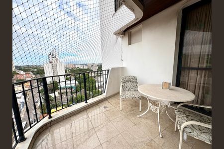 Apartamento à venda com 387m², 3 quartos e 8 vagas Apartamento à venda com 387m², 3 quartos e 8 vagasSacada