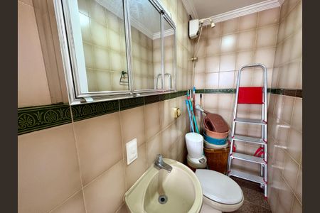 Apartamento à venda com 387m², 3 quartos e 8 vagas Apartamento à venda com 387m², 3 quartos e 8 vagasBanheiro de Serviço