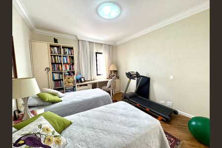 Apartamento à venda com 387m², 3 quartos e 8 vagas Apartamento à venda com 387m², 3 quartos e 8 vagasSuíte 2