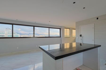 Apartamento à venda com 103m², 4 quartos e 2 vagas Apartamento à venda com 103m², 4 quartos e 2 vagasCozinha
