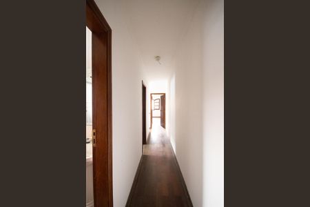 Casa à venda com 130m², 3 quartos e 2 vagas Casa à venda com 130m², 3 quartos e 2 vagasCorredor