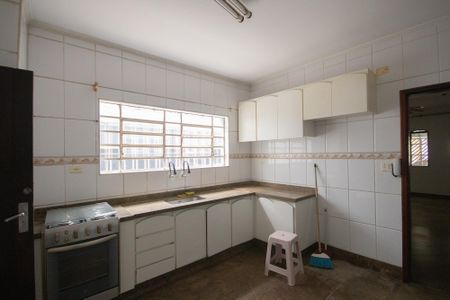 Casa à venda com 130m², 3 quartos e 2 vagas Casa à venda com 130m², 3 quartos e 2 vagasCozinha