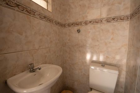 Casa à venda com 130m², 3 quartos e 2 vagas Casa à venda com 130m², 3 quartos e 2 vagasBanheiro de Serviço