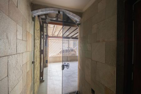 Casa à venda com 130m², 3 quartos e 2 vagas Casa à venda com 130m², 3 quartos e 2 vagasHall