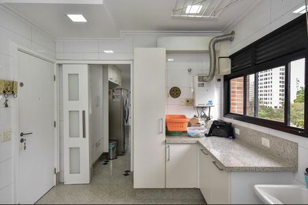 Apartamento à venda com 237m², 4 quartos e 4 vagasÁrea de Serviço