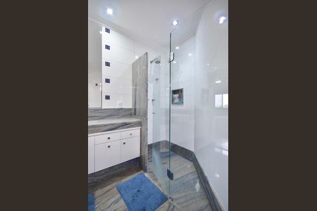 Apartamento à venda com 237m², 4 quartos e 4 vagasBanheiro Suíte 1