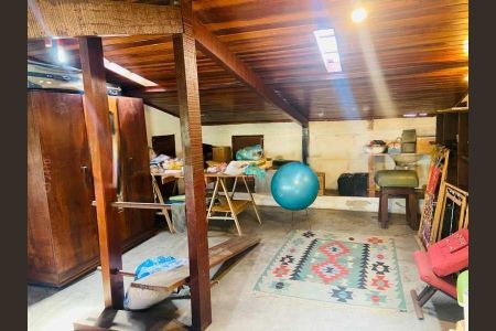 Casa de condomínio à venda com 191m², 3 quartos e sem vaga