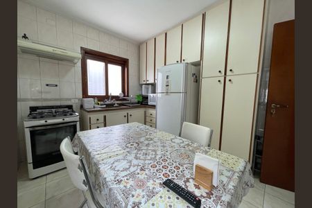 Casa à venda com 200m², 3 quartos e 2 vagas Casa à venda com 200m², 3 quartos e 2 vagasCozinha