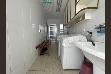 Casa à venda com 200m², 3 quartos e 2 vagas Casa à venda com 200m², 3 quartos e 2 vagasÁrea de Serviço