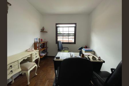 Casa à venda com 200m², 3 quartos e 2 vagas Casa à venda com 200m², 3 quartos e 2 vagasQuarto 2