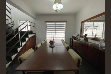 Casa à venda com 200m², 3 quartos e 2 vagas Casa à venda com 200m², 3 quartos e 2 vagasSala de Jantar