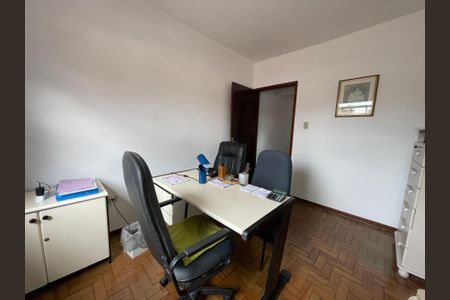 Casa à venda com 200m², 3 quartos e 2 vagas Casa à venda com 200m², 3 quartos e 2 vagasQuarto 2