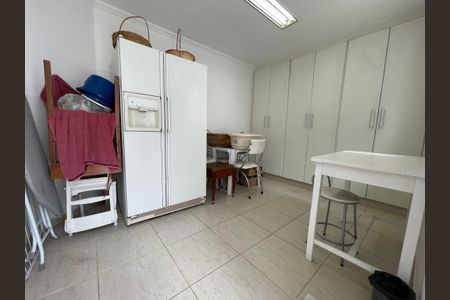 Casa à venda com 200m², 3 quartos e 2 vagas Casa à venda com 200m², 3 quartos e 2 vagasQuarto de Serviço