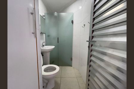Casa à venda com 200m², 3 quartos e 2 vagas Casa à venda com 200m², 3 quartos e 2 vagasBanheiro Social 3