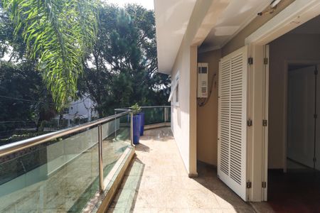Casa para alugar com 520m², 4 quartos e 10 vagas Casa para alugar com 520m², 4 quartos e 10 vagasVaranda da Suíte 1