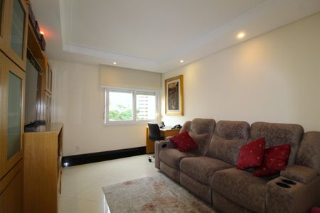 Apartamento à venda com 215m², 4 quartos e 2 vagasSala de TV