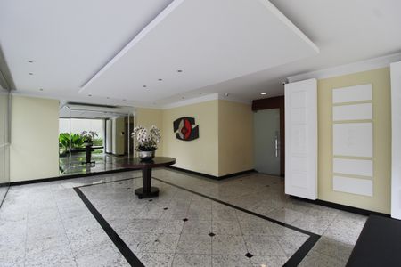 Apartamento à venda com 215m², 4 quartos e 2 vagasÁrea Comum - Hall Social