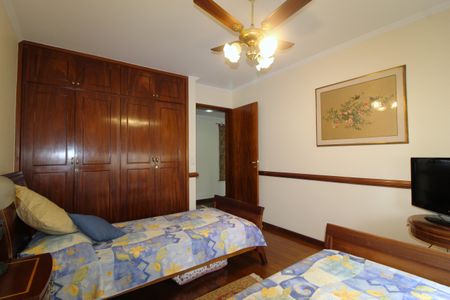 Apartamento à venda com 215m², 4 quartos e 2 vagasQuarto 1