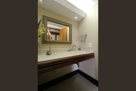 Apartamento à venda com 215m², 4 quartos e 2 vagasLavabo