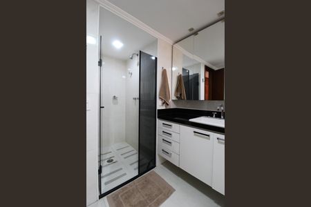 Apartamento à venda com 215m², 4 quartos e 2 vagasBanheiro da Suíte