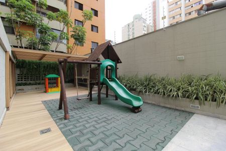 Apartamento à venda com 215m², 4 quartos e 2 vagasÁrea Comum - Playground