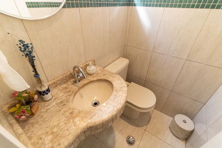 Casa à venda com 196m², 4 quartos e 2 vagas Casa à venda com 196m², 4 quartos e 2 vagasLavabo