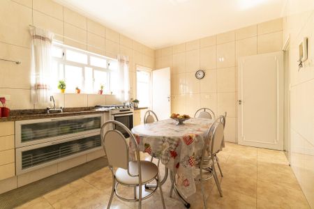 Casa à venda com 196m², 4 quartos e 2 vagas Casa à venda com 196m², 4 quartos e 2 vagasCozinha