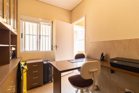 Casa à venda com 196m², 4 quartos e 2 vagas Casa à venda com 196m², 4 quartos e 2 vagasEscritório/Edícula