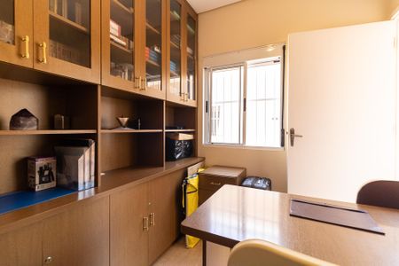 Casa à venda com 196m², 4 quartos e 2 vagas Casa à venda com 196m², 4 quartos e 2 vagasEscritório/Edícula