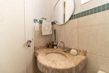 Casa à venda com 196m², 4 quartos e 2 vagas Casa à venda com 196m², 4 quartos e 2 vagasLavabo